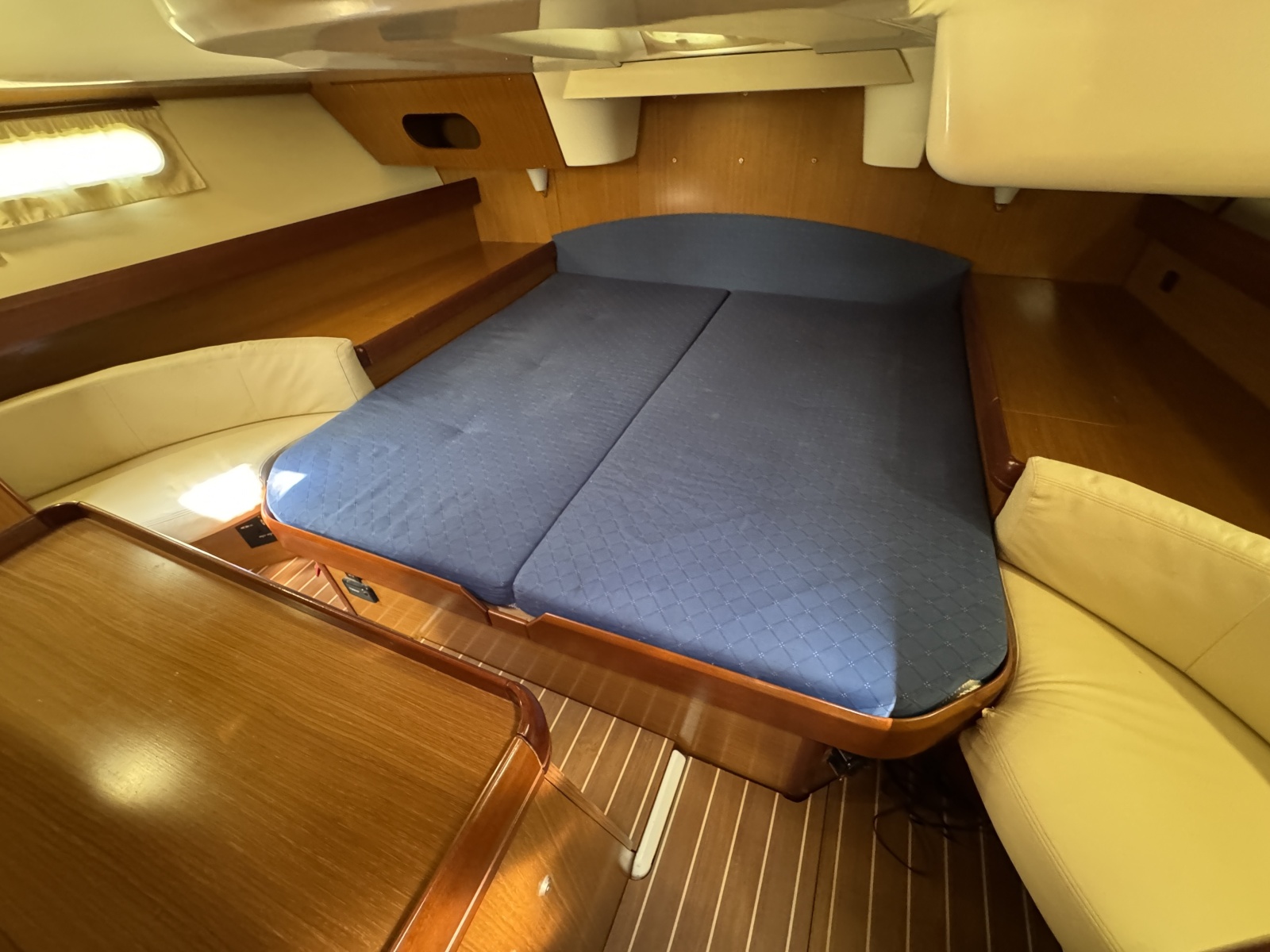 2006 Jeanneau 42DS