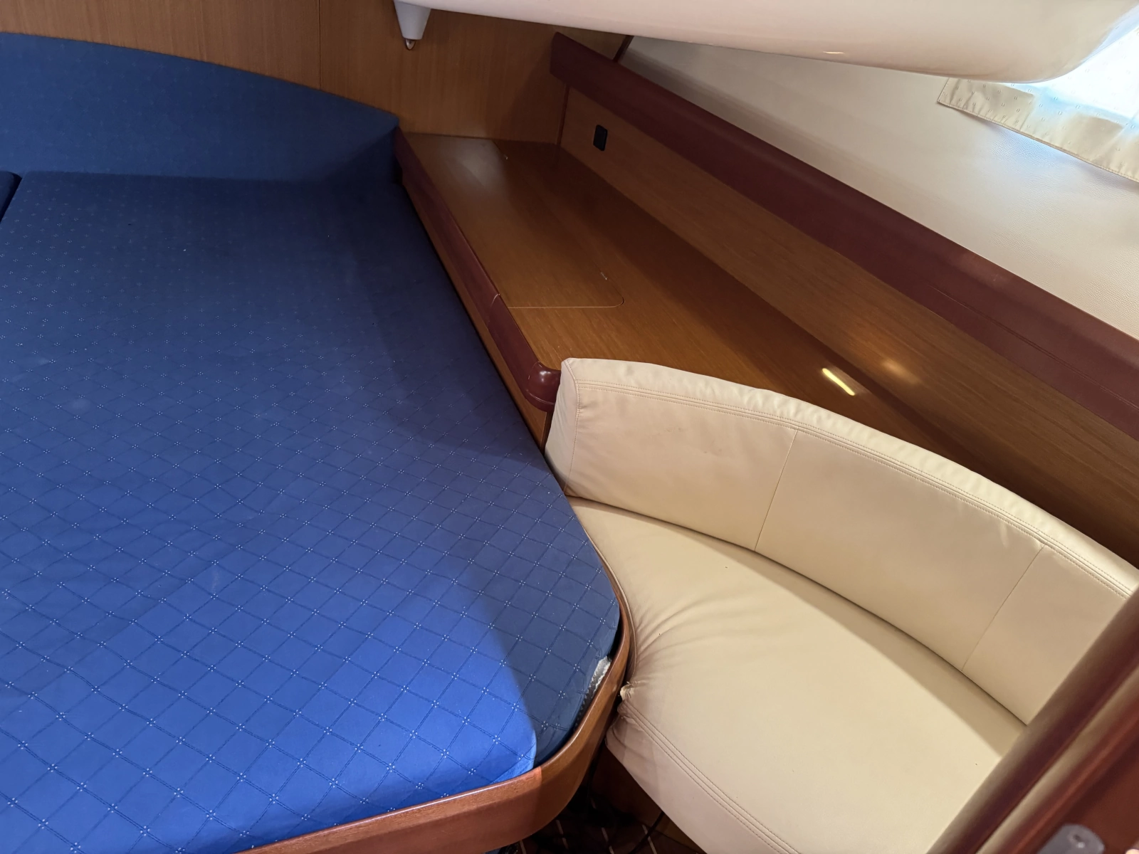 2006 Jeanneau 42DS