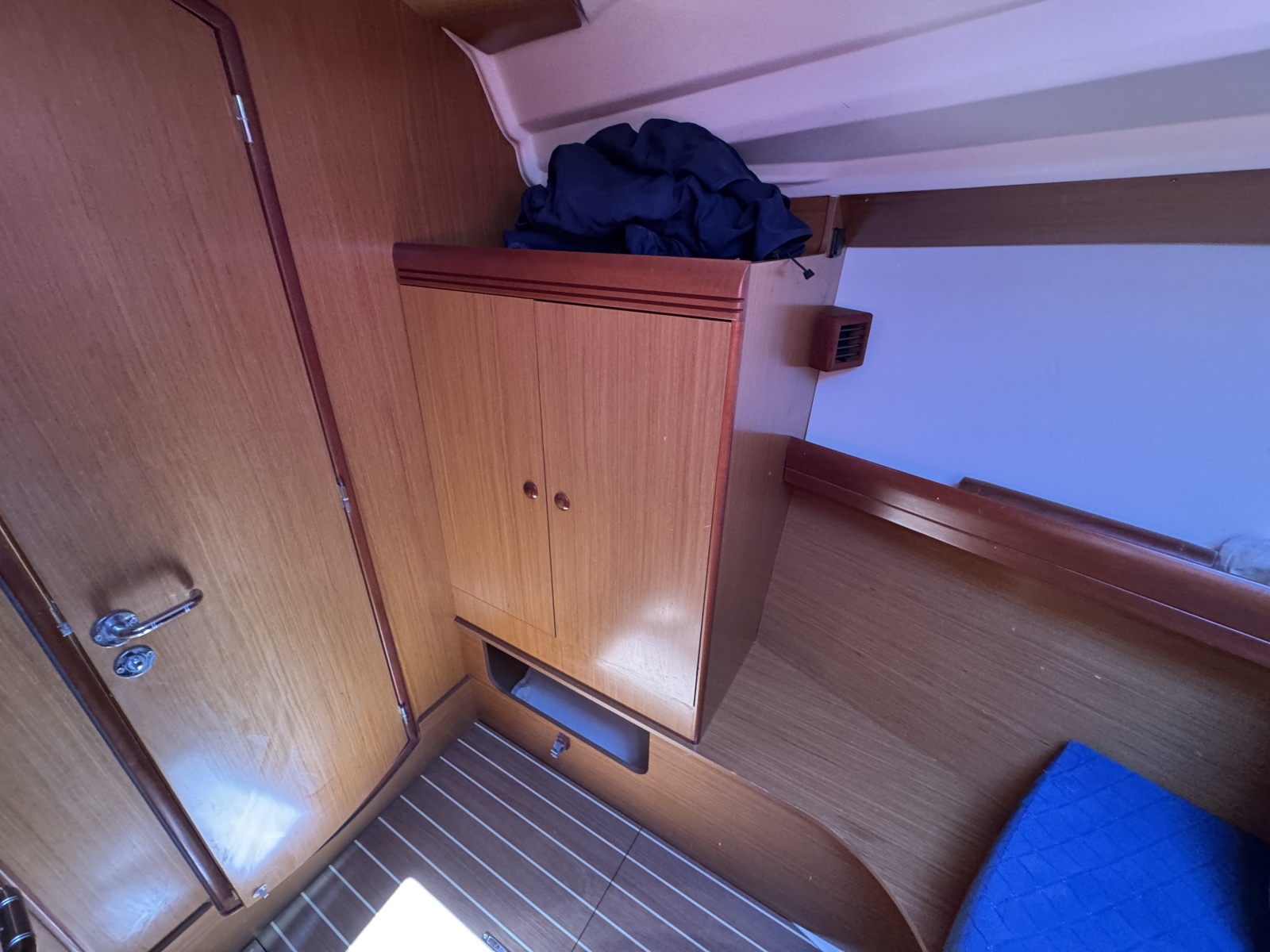 2006 Jeanneau 42DS