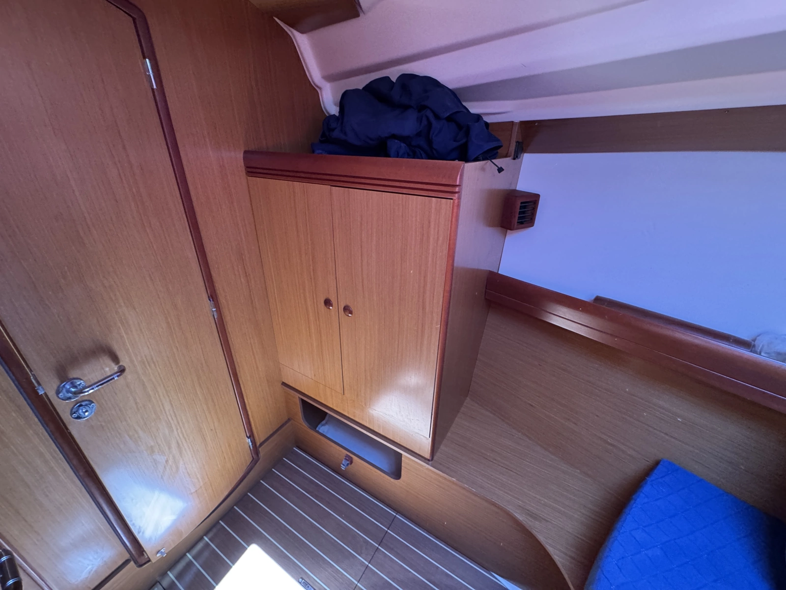 2006 Jeanneau 42DS