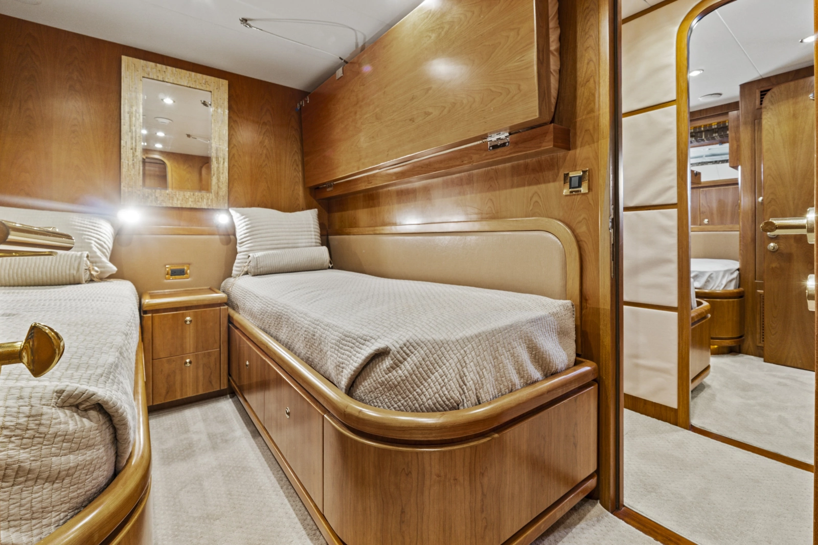 Port Guest Cabin Looking Aft