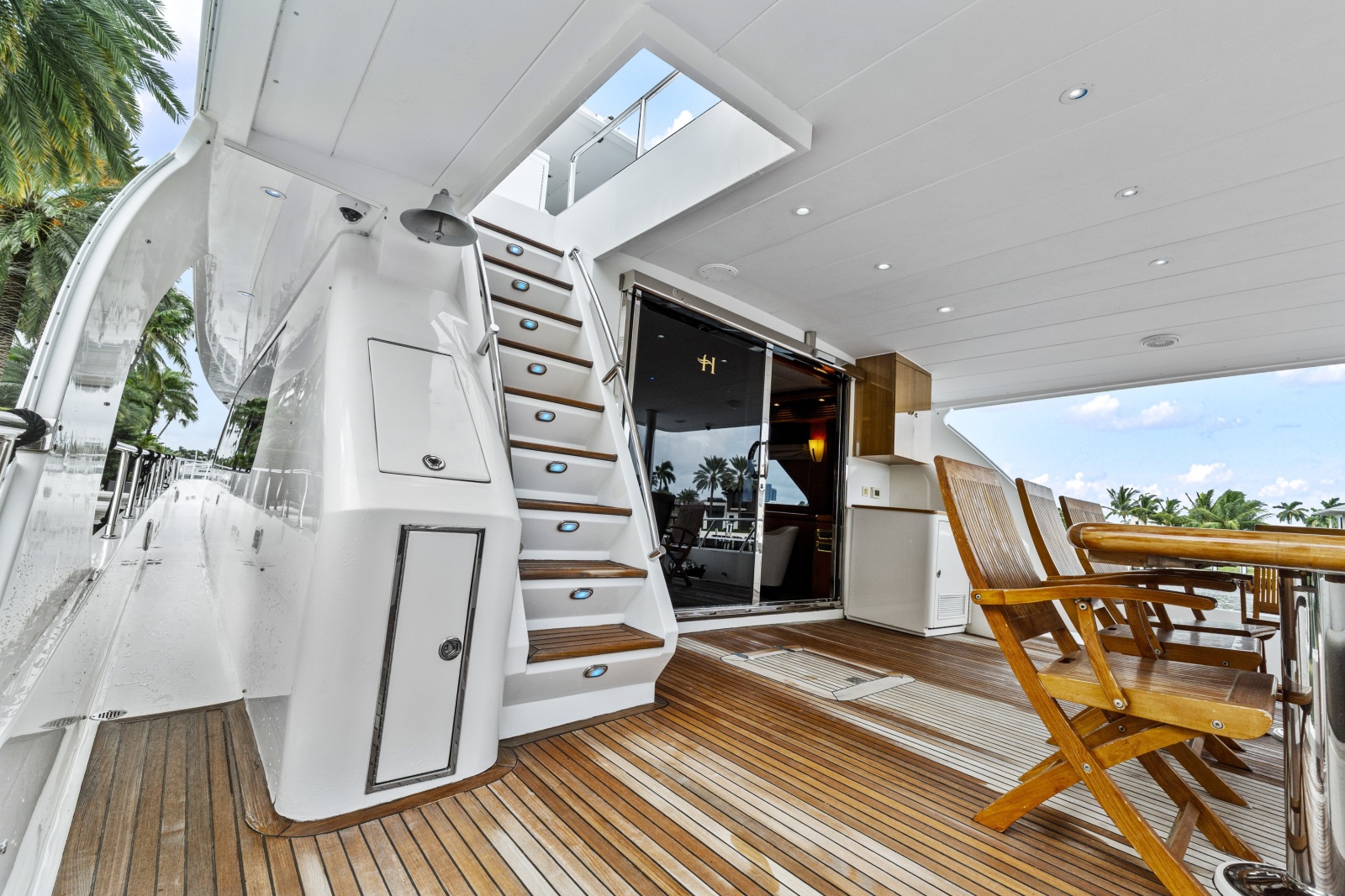 Aft Deck Flybridge Access