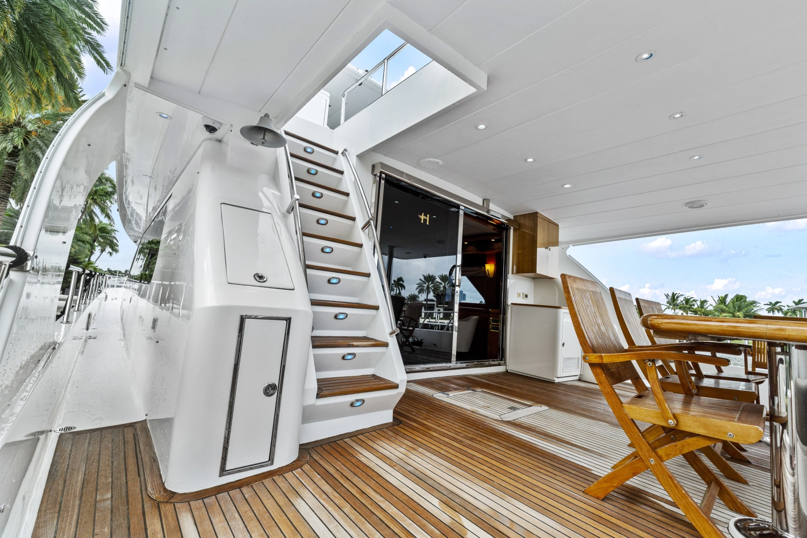 Aft Deck Flybridge Access