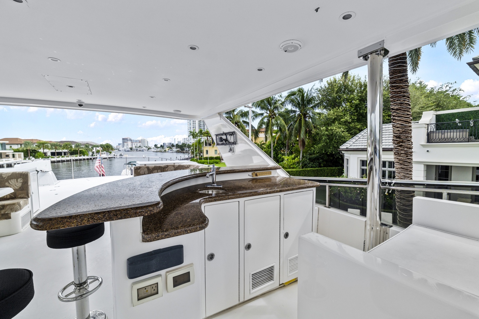 Flybridge Bar Looking Aft