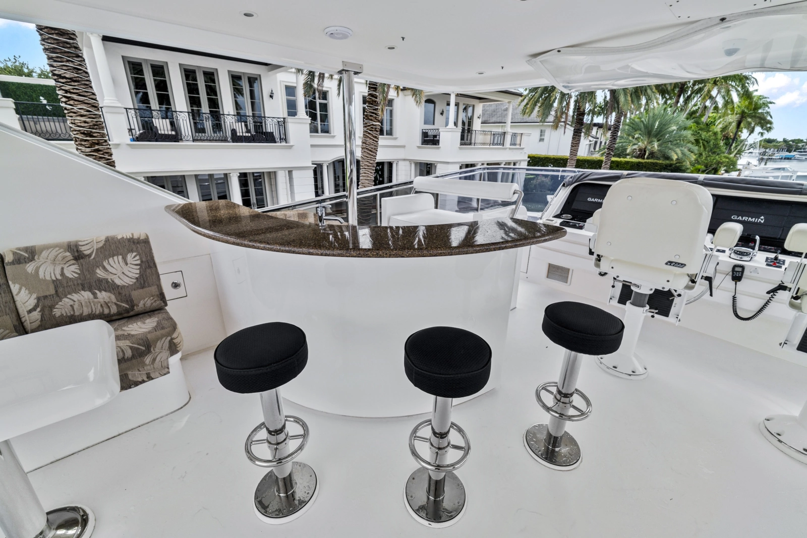 Flybridge Bar