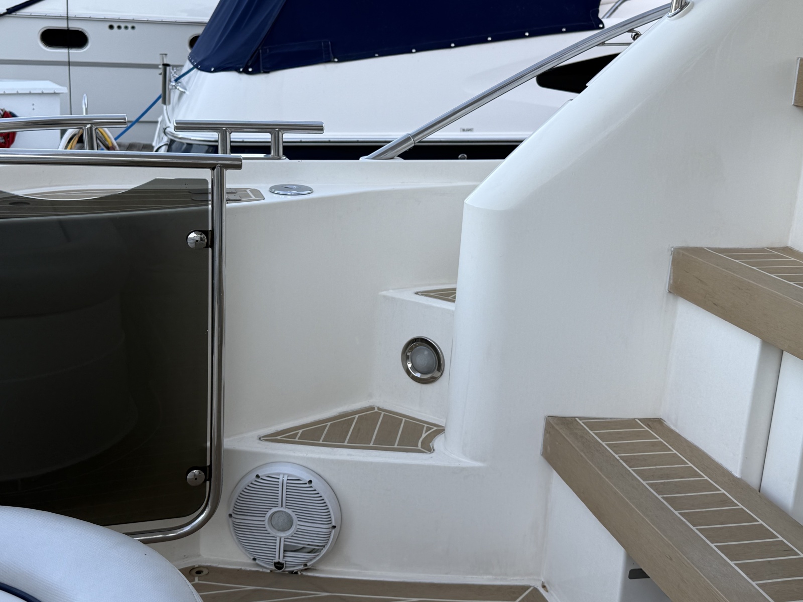 2004 Fairline Phantom 40