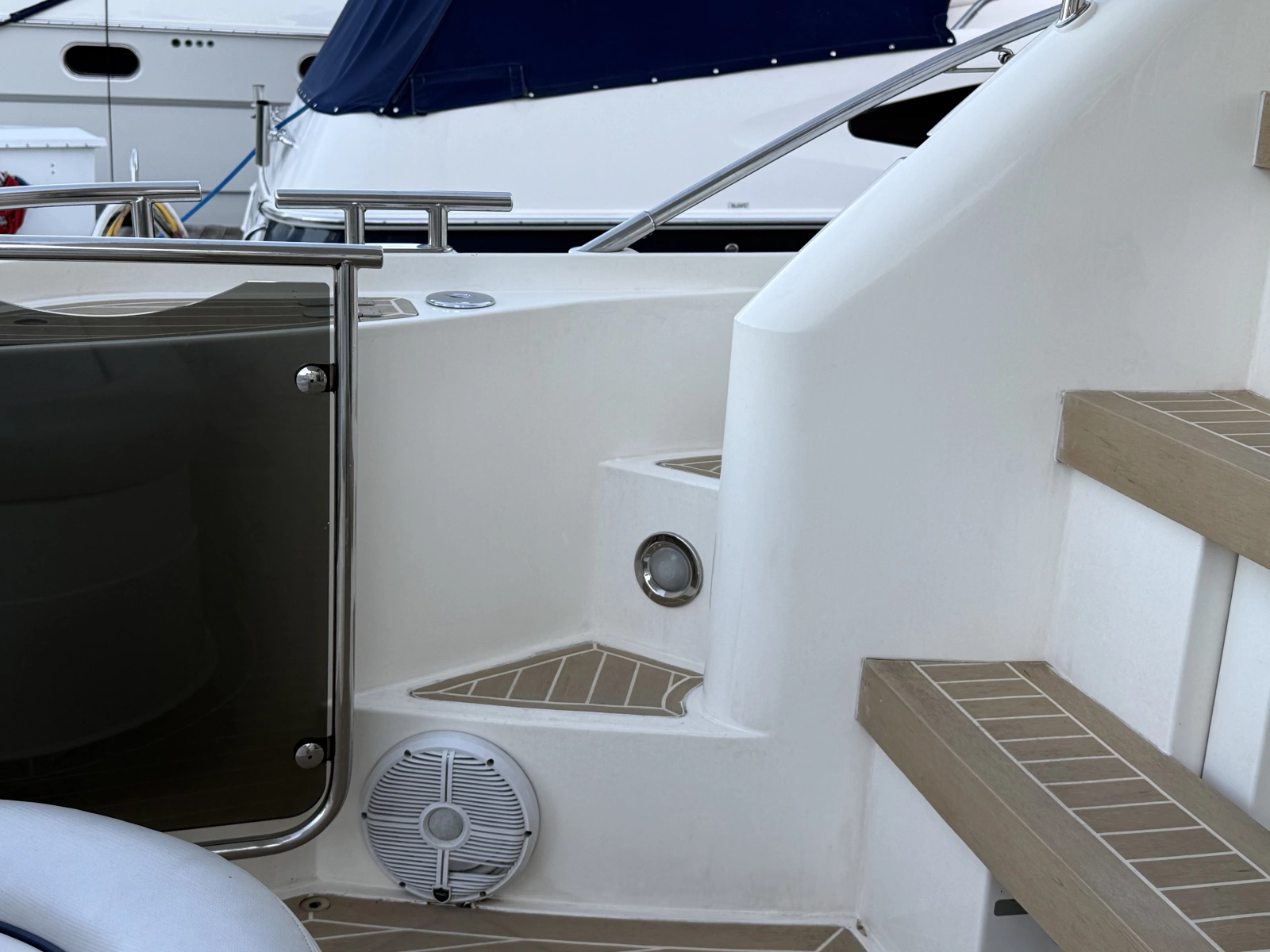 2004 Fairline Phantom 40