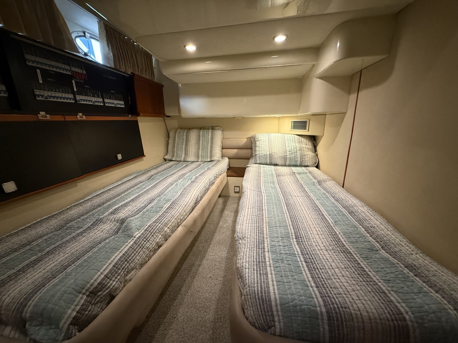 2004 Fairline Phantom 40