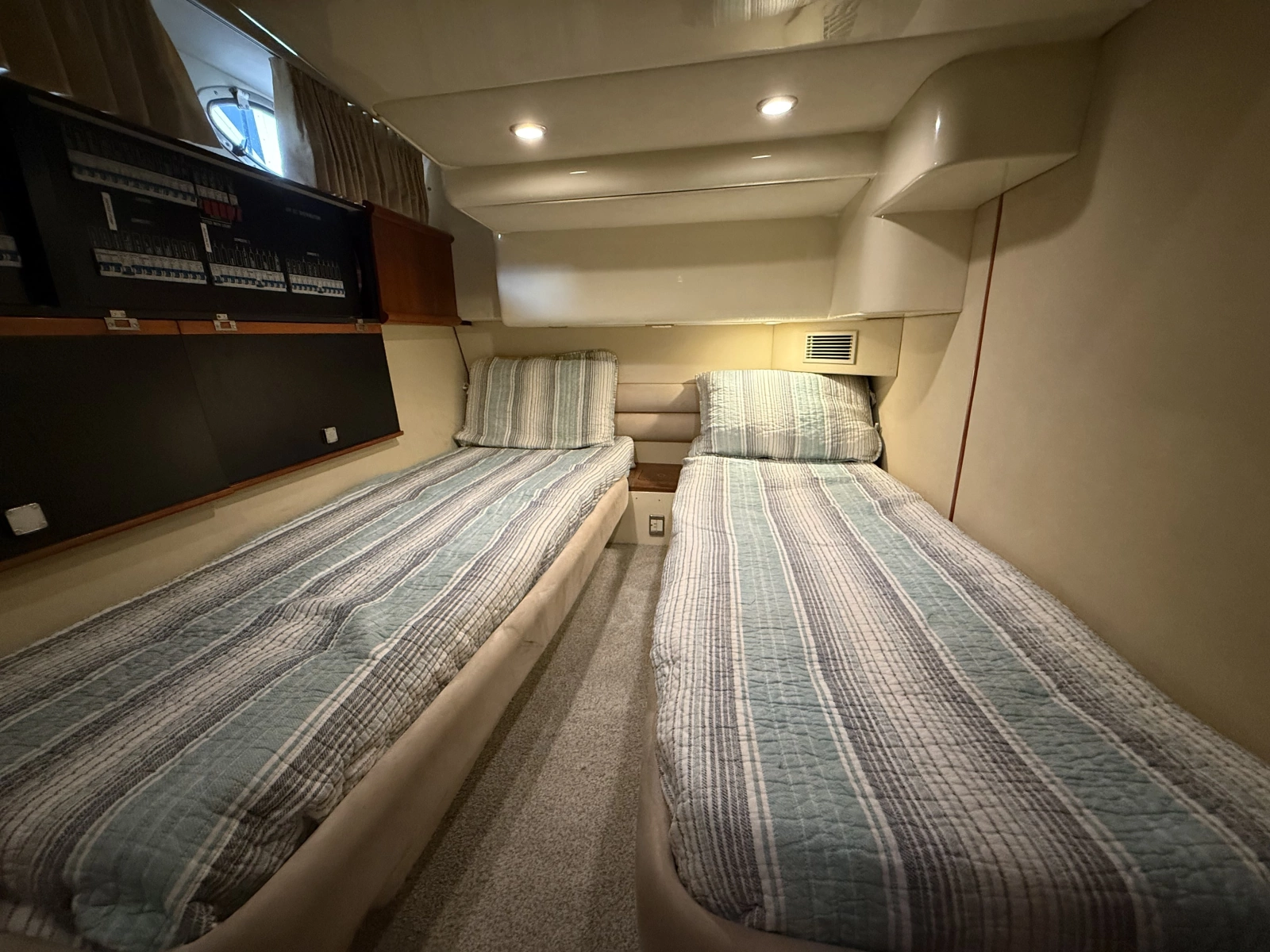 2004 Fairline Phantom 40