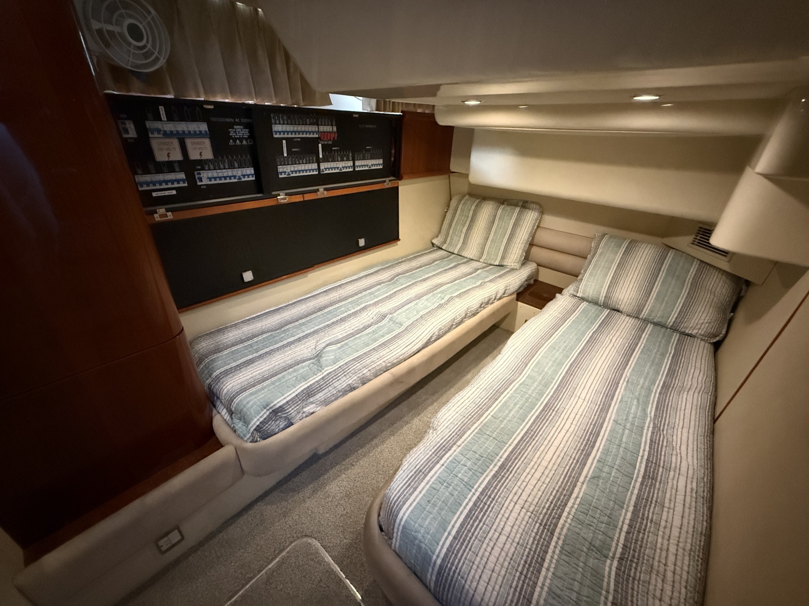 2004 Fairline Phantom 40