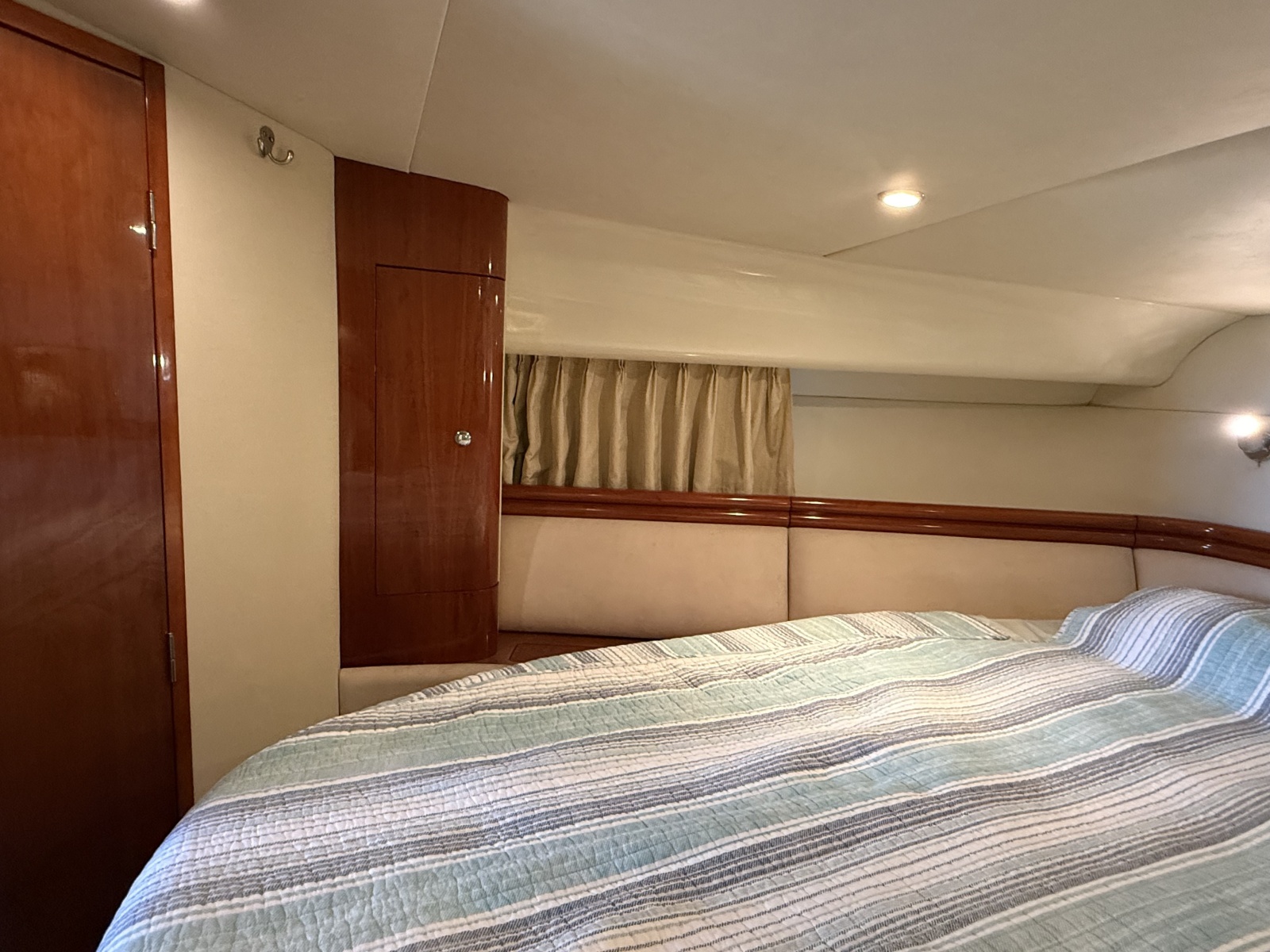 2004 Fairline Phantom 40