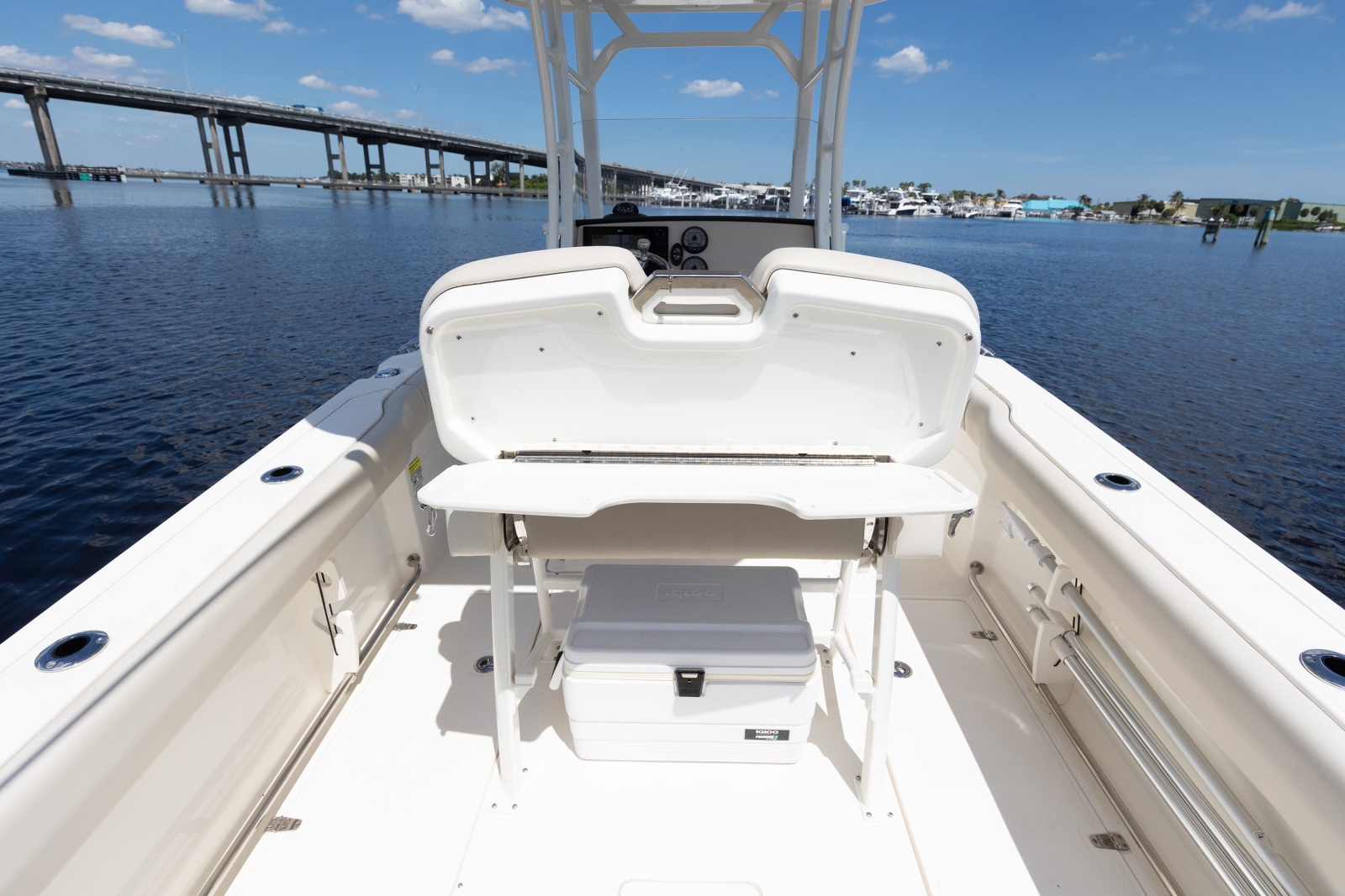 2022 Boston Whaler 