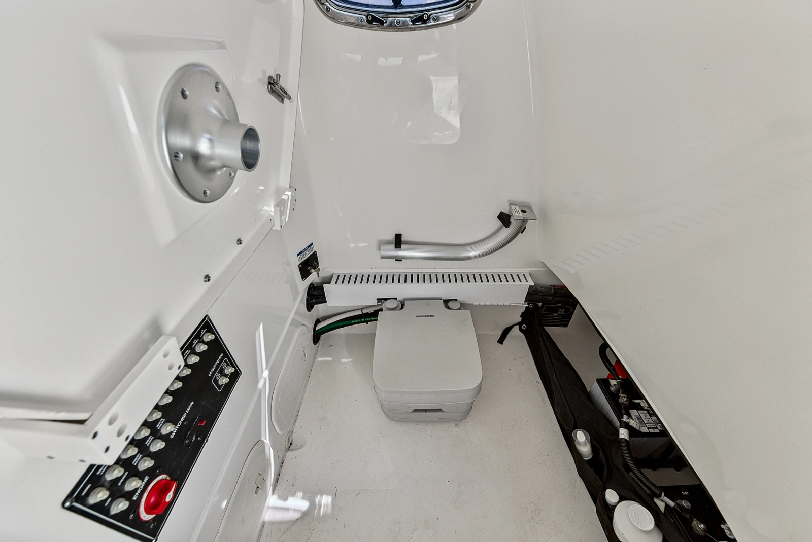 2022 Boston Whaler 230 Outrage