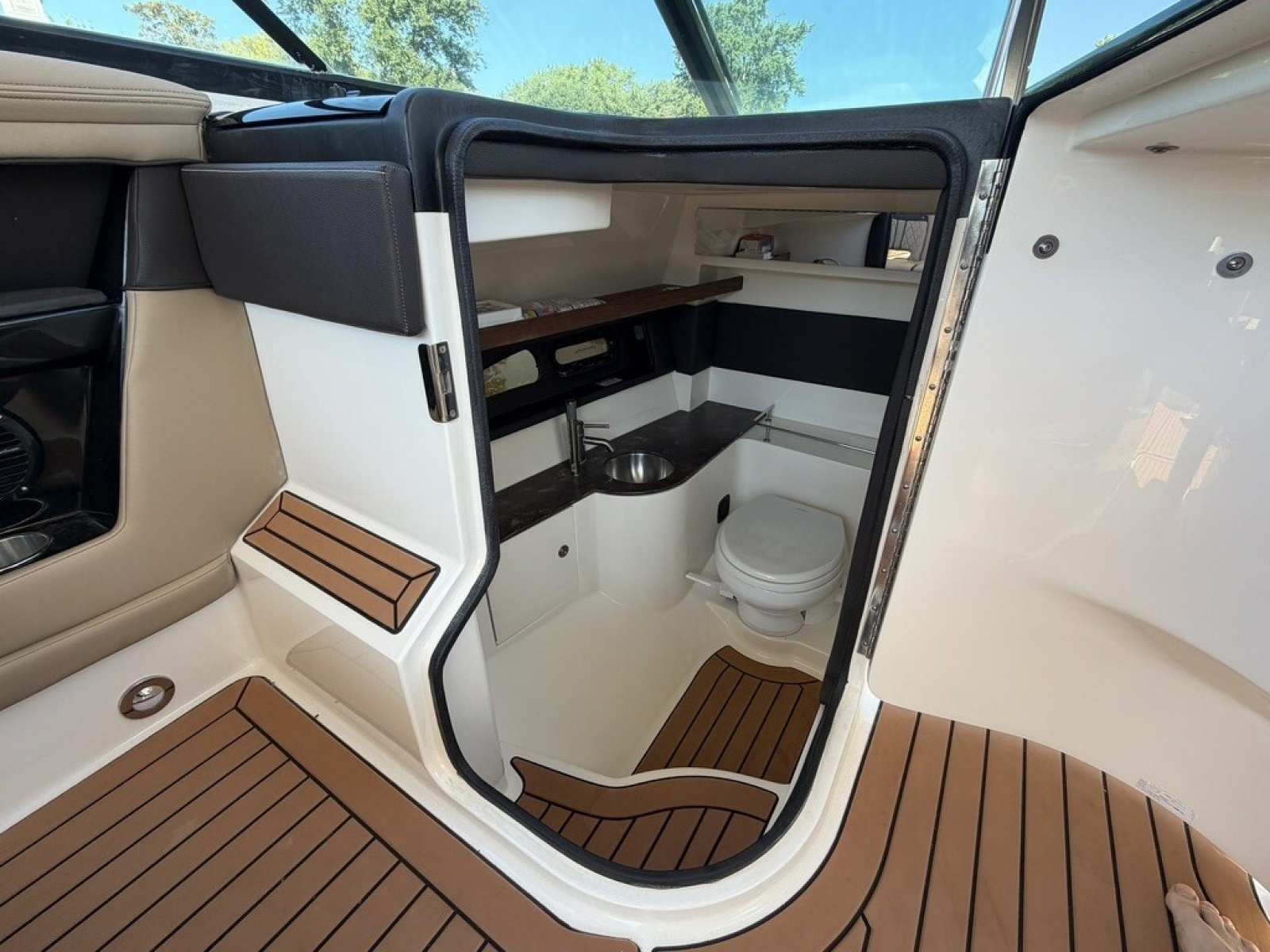 2017 Sea Ray SLX 350