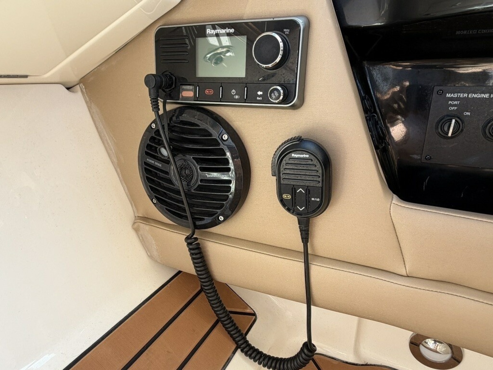 2017 Sea Ray SLX 350