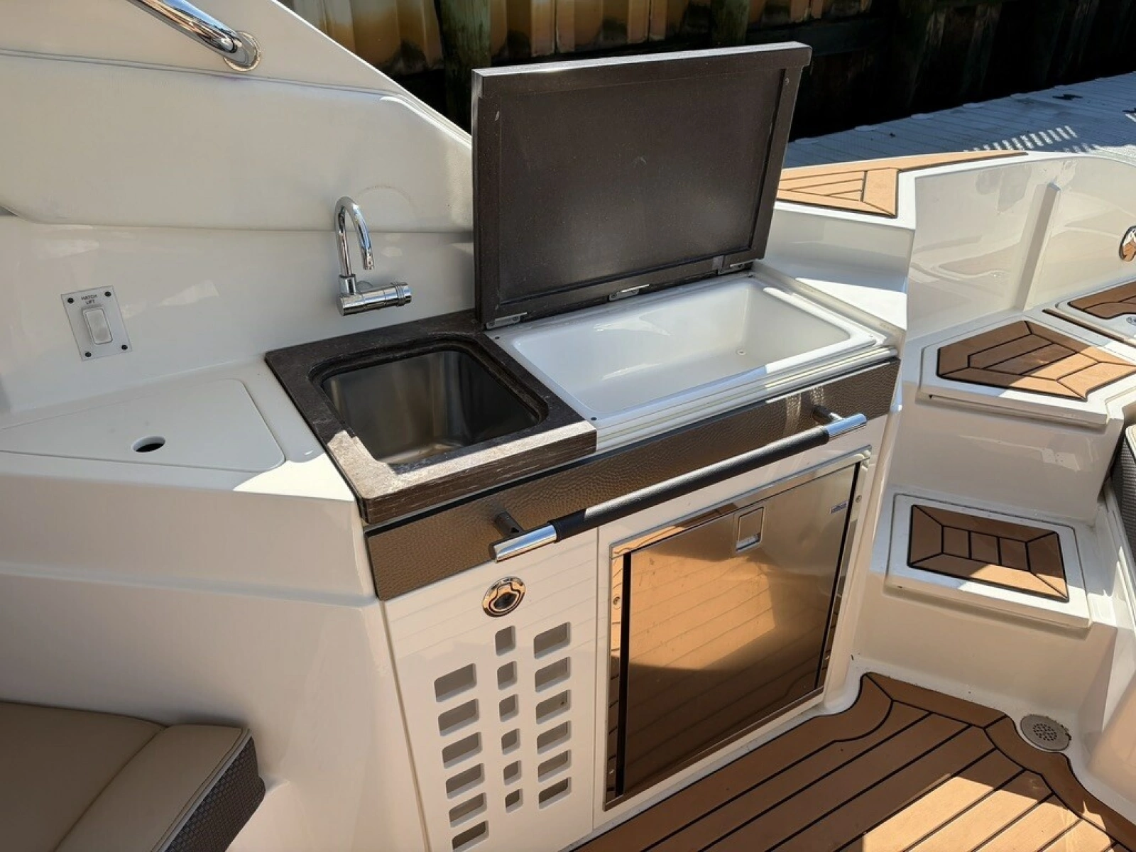 2017 Sea Ray SLX 350