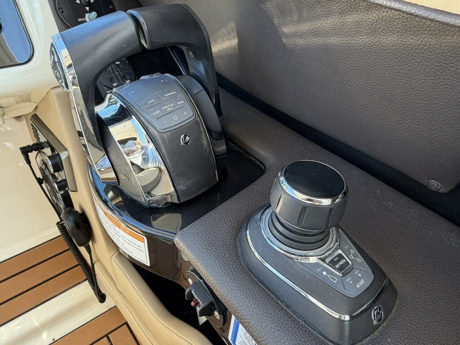 2017 Sea Ray SLX 350
