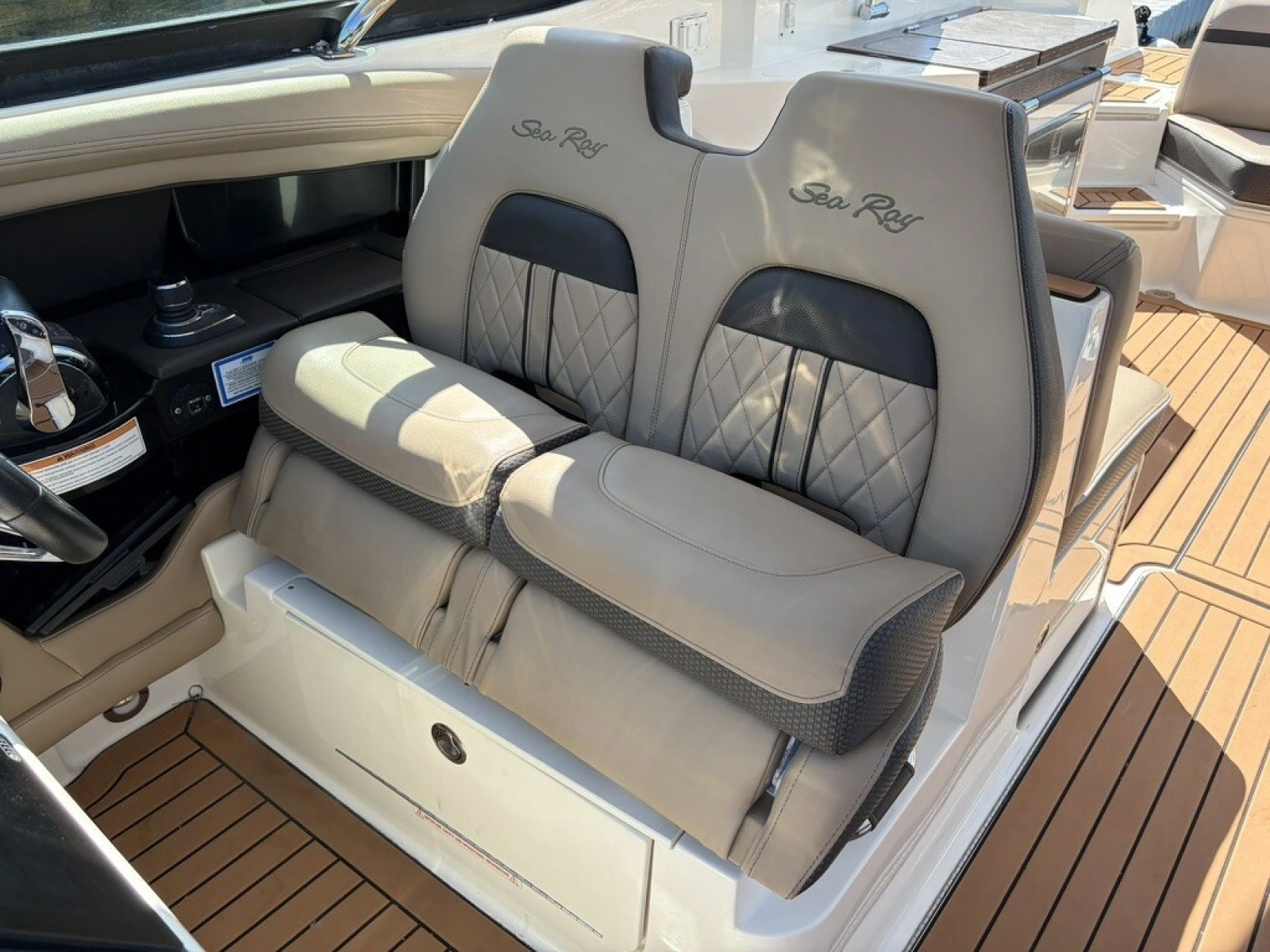 2017 Sea Ray SLX 350
