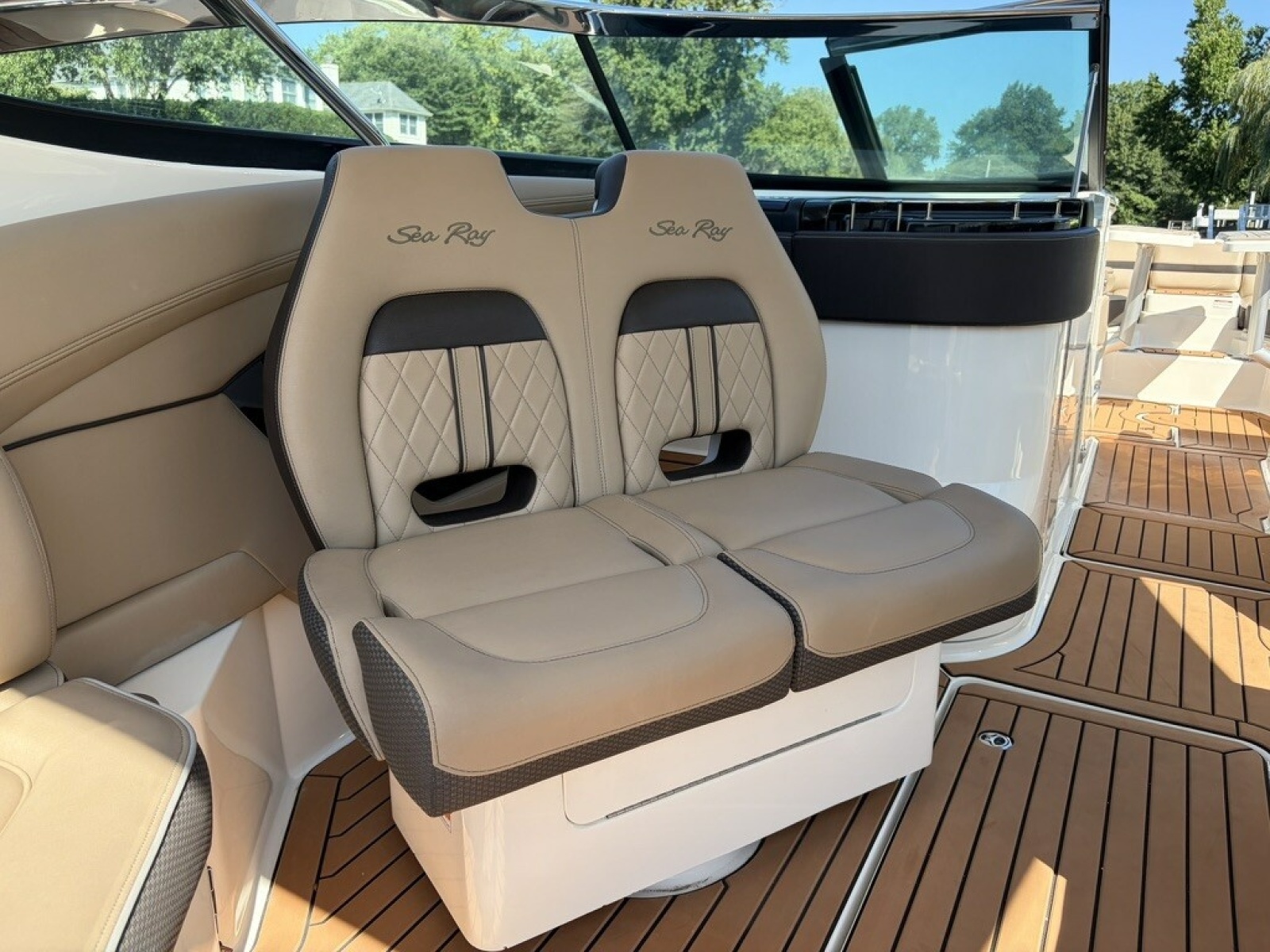 2017 Sea Ray SLX 350