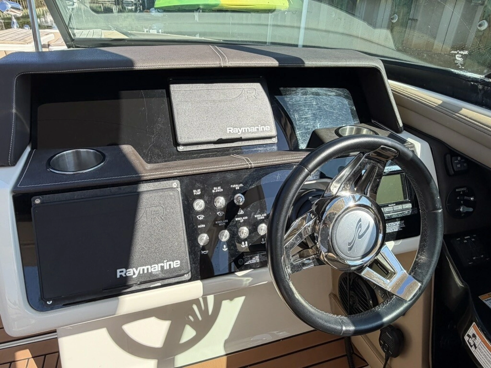 2017 Sea Ray SLX 350