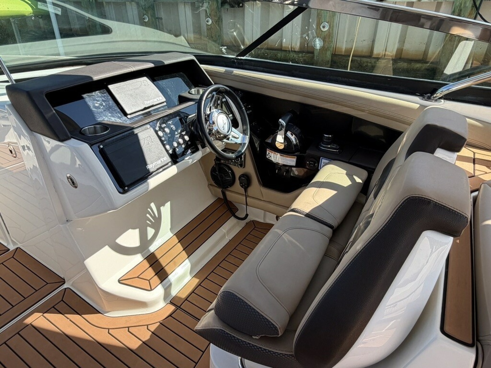 2017 Sea Ray SLX 350