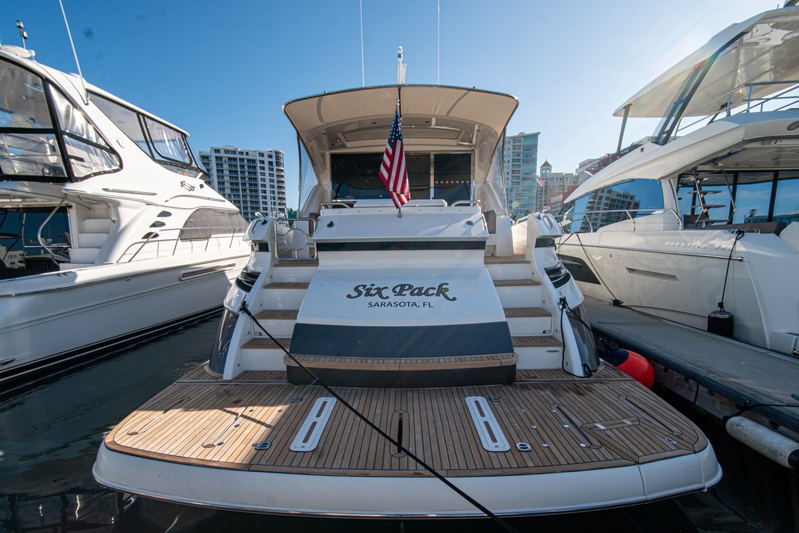 2015 Riviera 6000 Sport Yacht