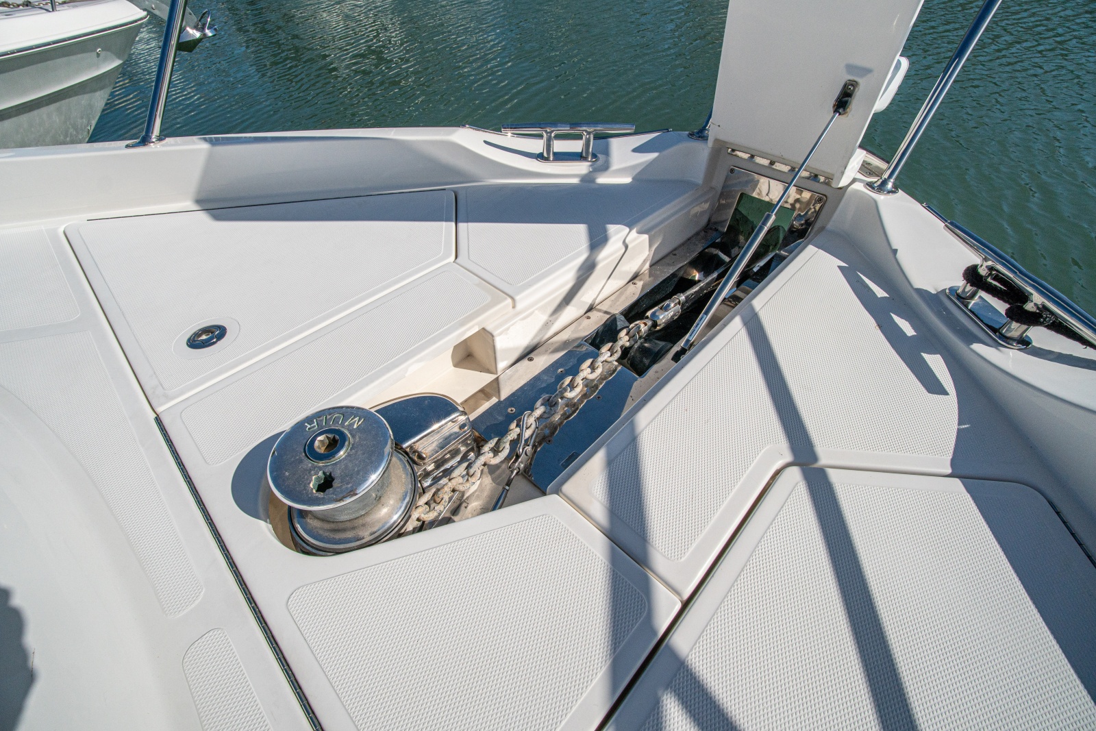 2015 Riviera 6000 Sport Yacht