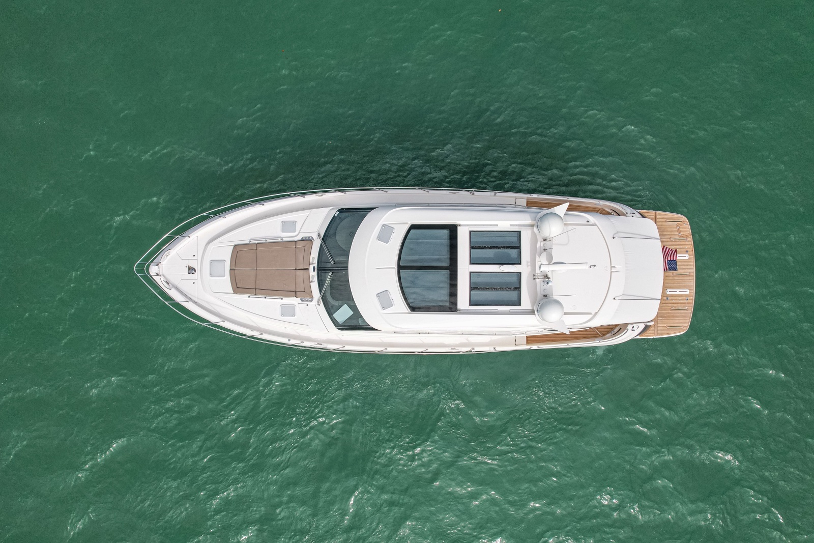 2015 Riviera 6000 Sport Yacht