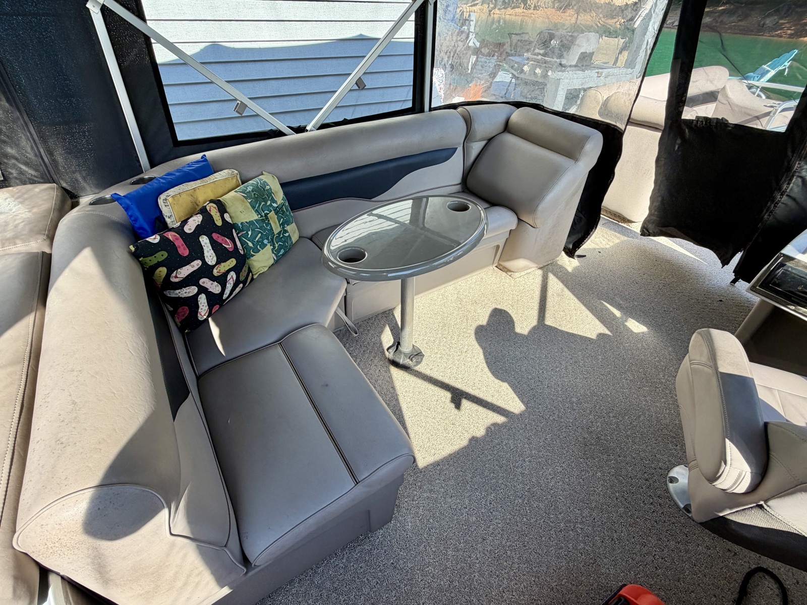1994 Custom 20 x 33 Floating Cabin - Approx 613sqft