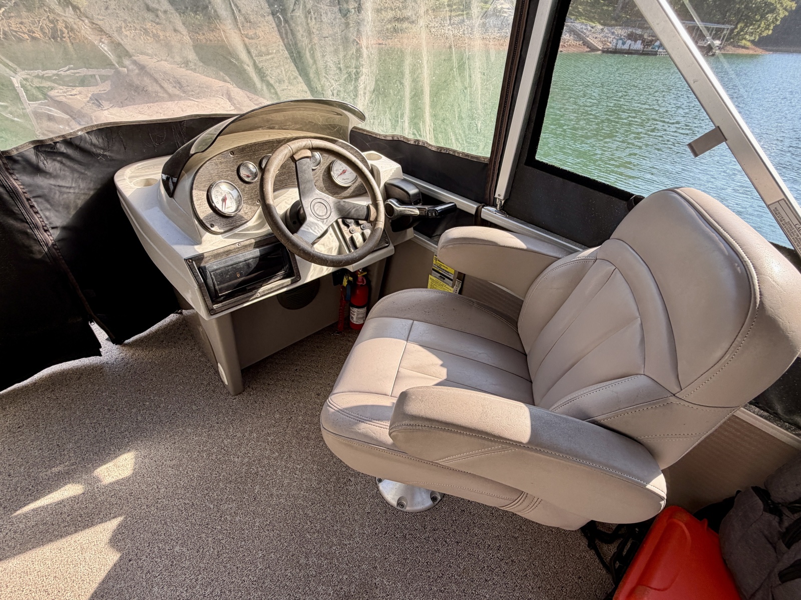 1994 Custom 20 x 33 Floating Cabin - Approx 613sqft