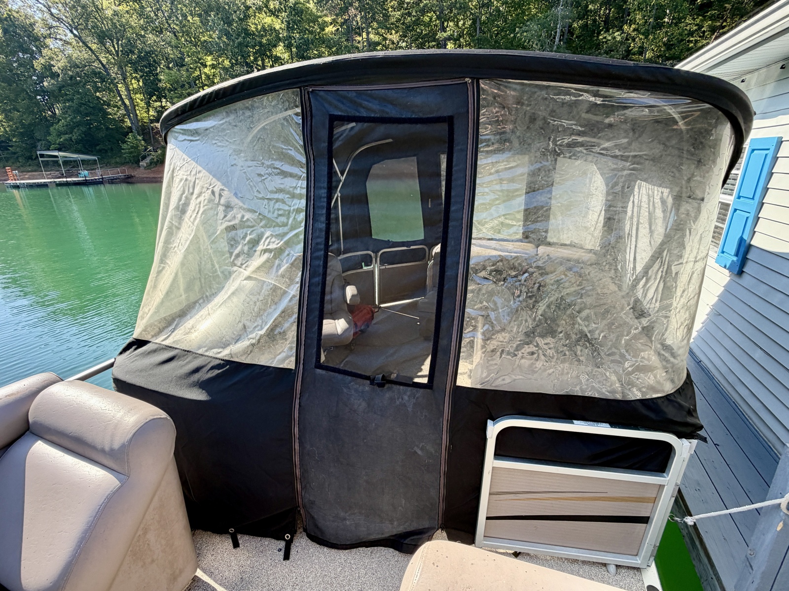 1994 Custom 20 x 33 Floating Cabin - Approx 613sqft
