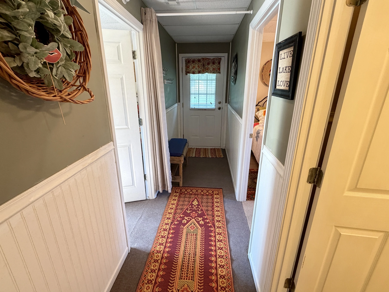 1994 Custom 20 x 33 Floating Cabin - Approx 613sqft