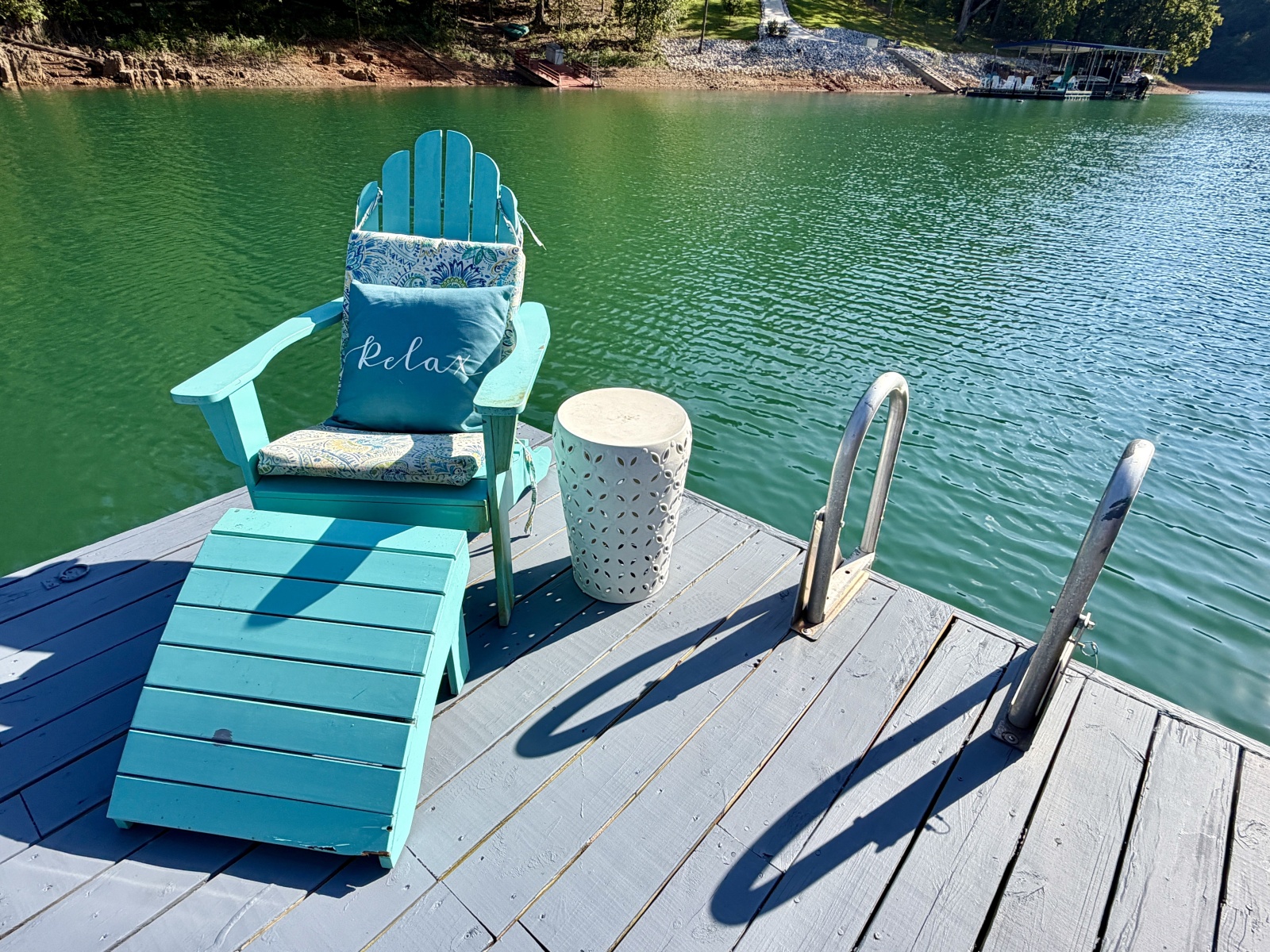 1994 Custom 20 x 33 Floating Cabin - Approx 613sqft