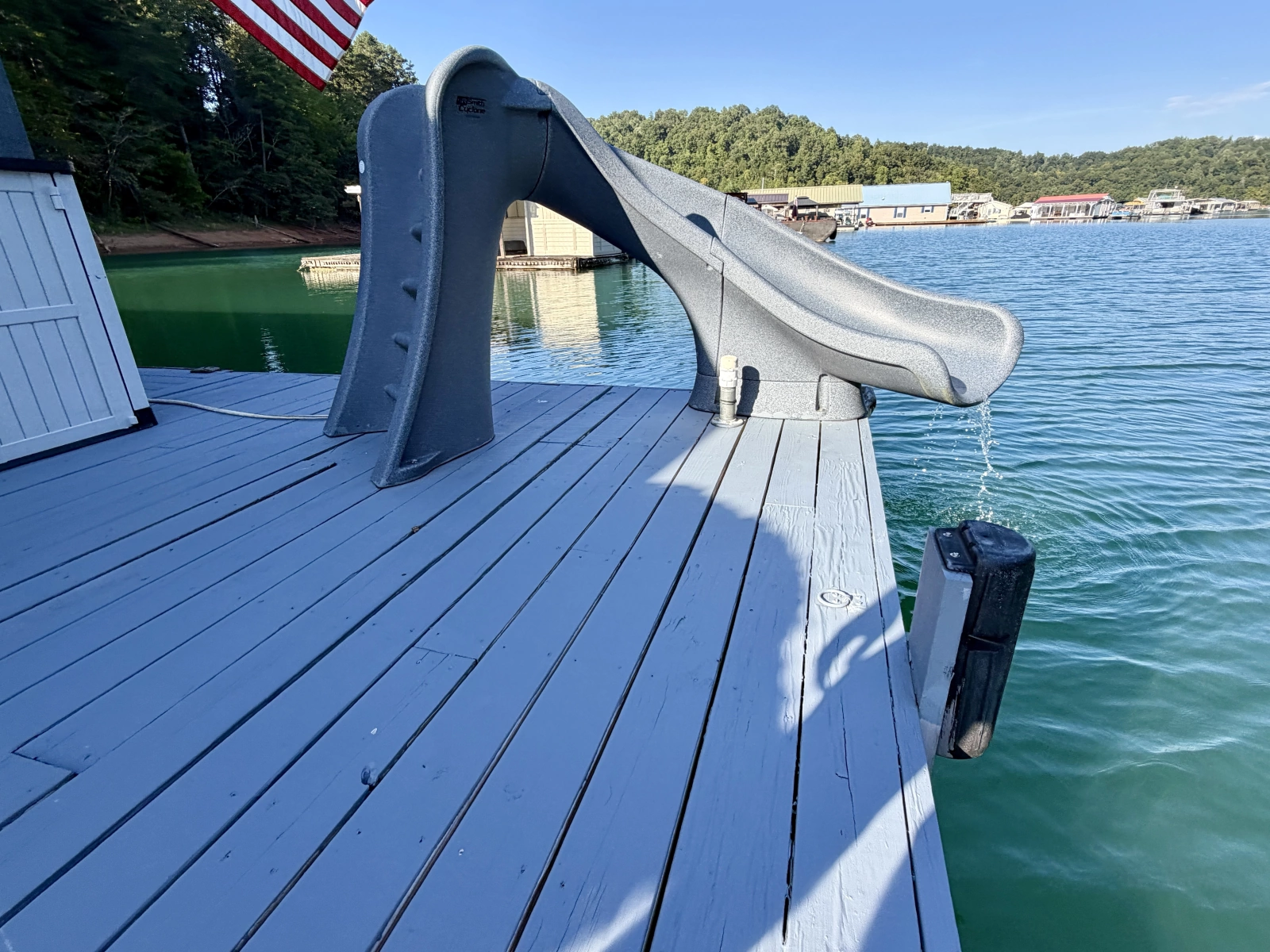 1994 Custom 20 x 33 Floating Cabin - Approx 613sqft