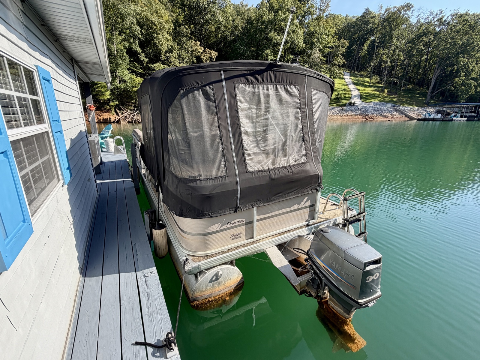 1994 Custom 20 x 33 Floating Cabin - Approx 613sqft