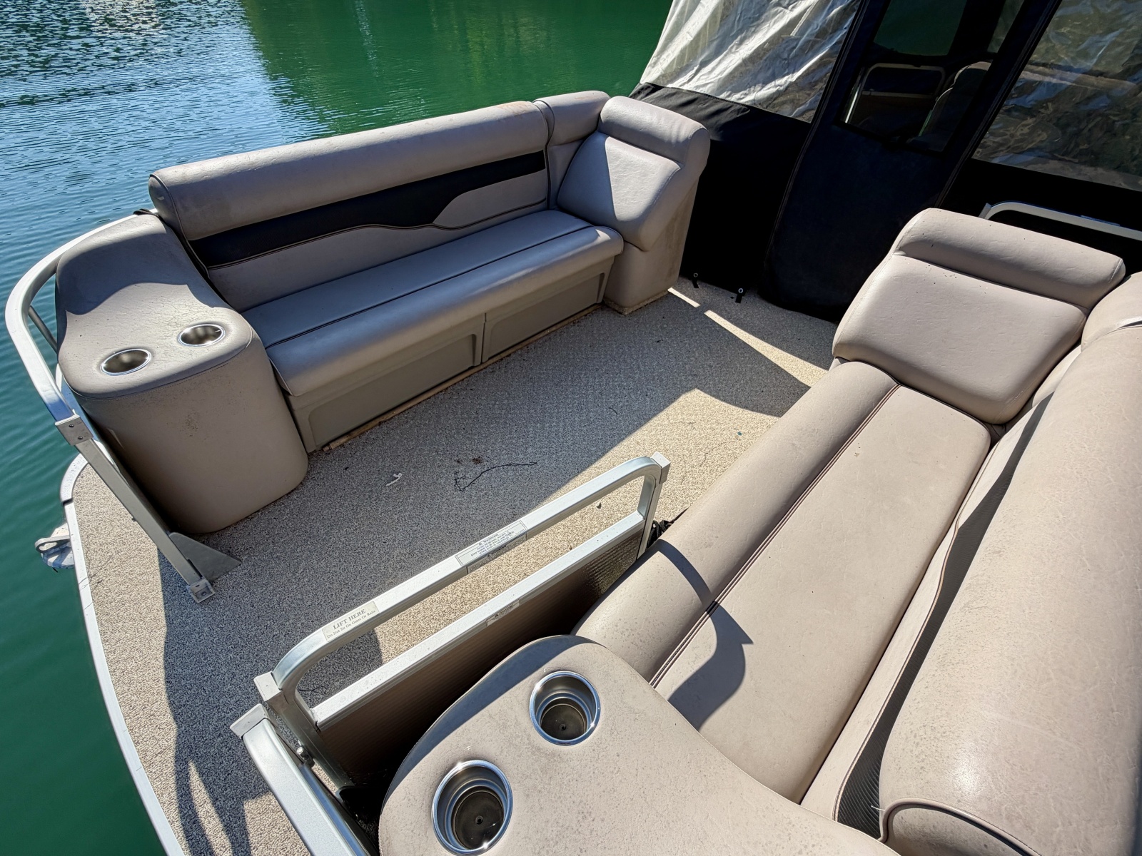 1994 Custom 20 x 33 Floating Cabin - Approx 613sqft