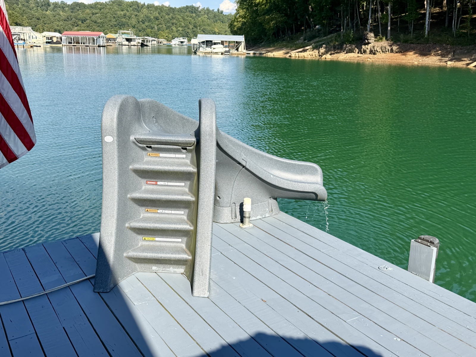1994 Custom 20 x 33 Floating Cabin - Approx 613sqft
