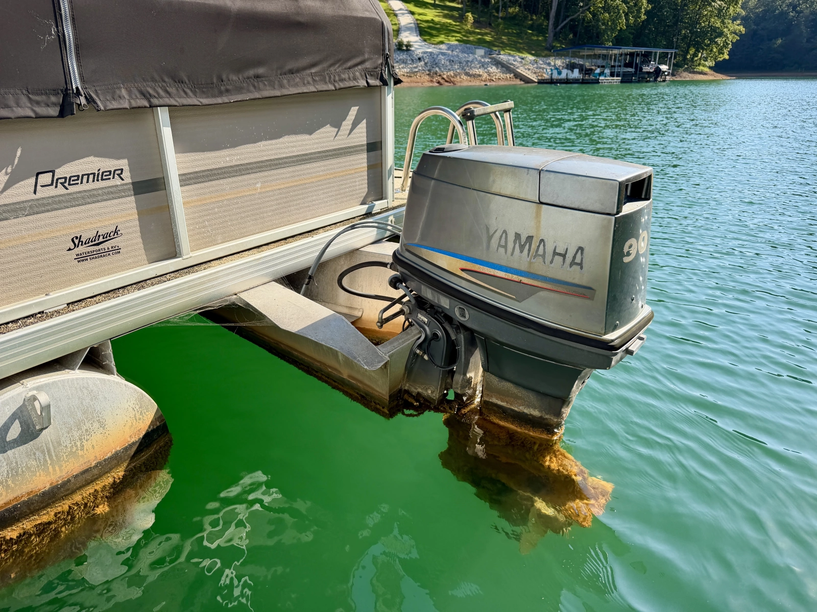 1994 Custom 20 x 33 Floating Cabin - Approx 613sqft