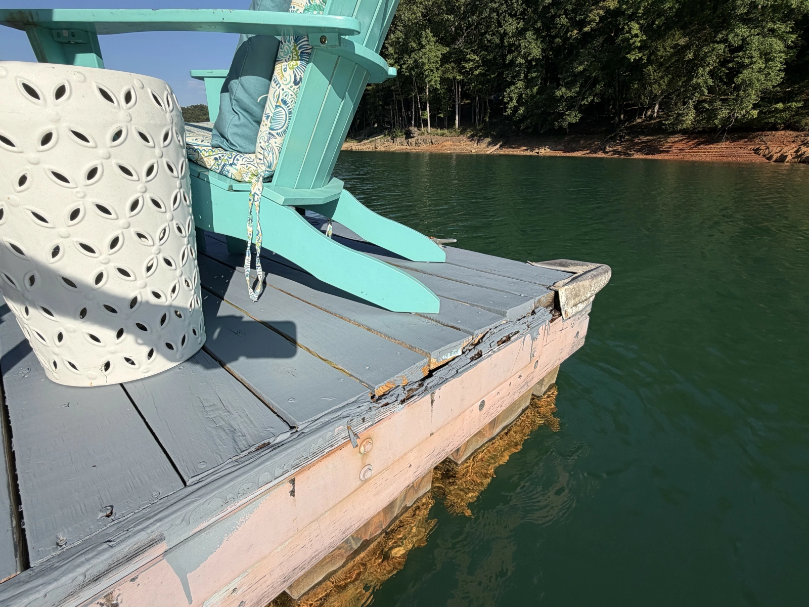 1994 Custom 20 x 33 Floating Cabin - Approx 613sqft