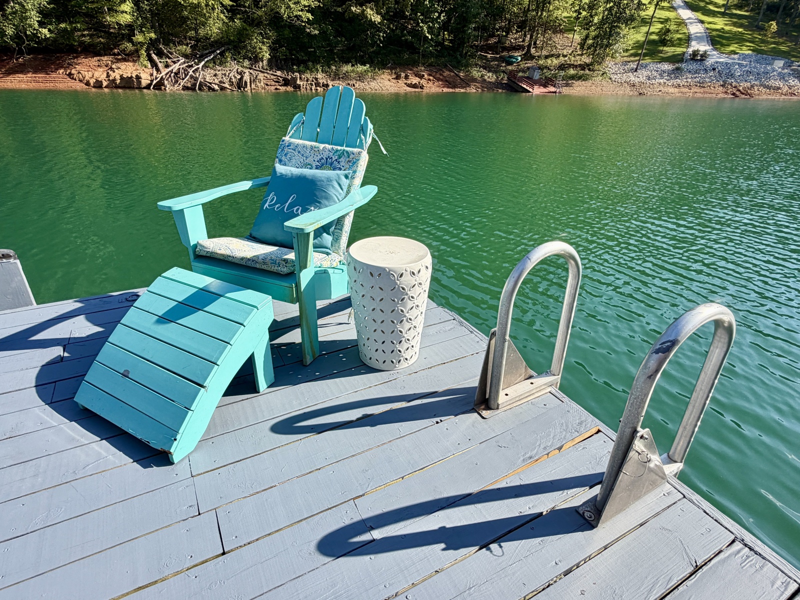 1994 Custom 20 x 33 Floating Cabin - Approx 613sqft