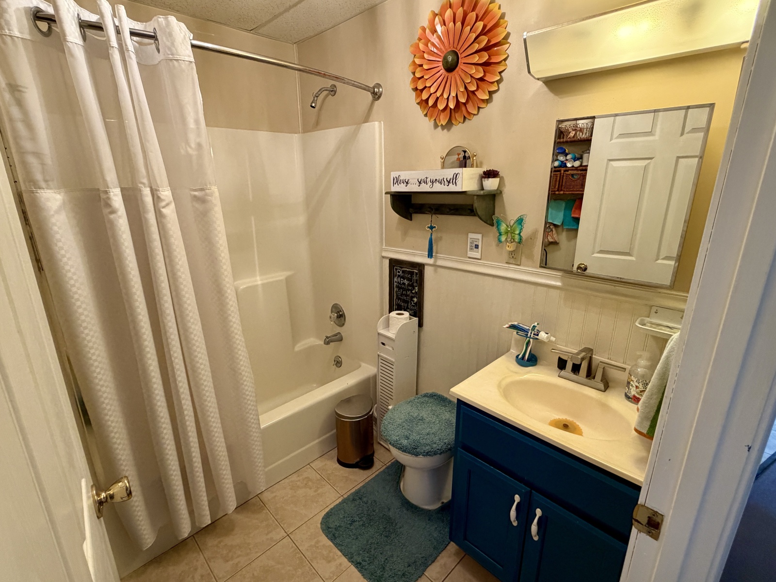 1994 Custom 20 x 33 Floating Cabin - Approx 613sqft