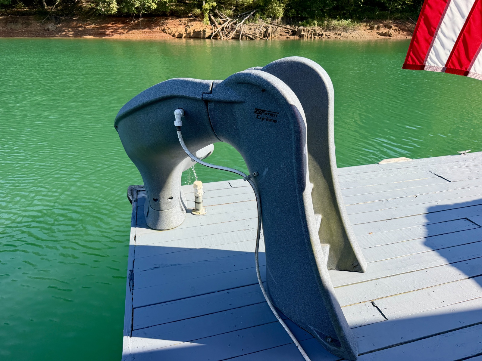 1994 Custom 20 x 33 Floating Cabin - Approx 613sqft