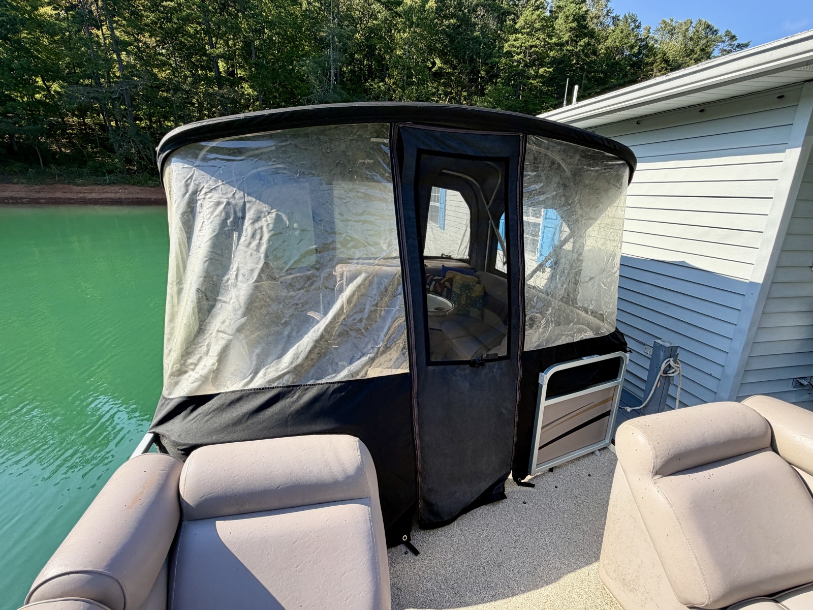 1994 Custom 20 x 33 Floating Cabin - Approx 613sqft