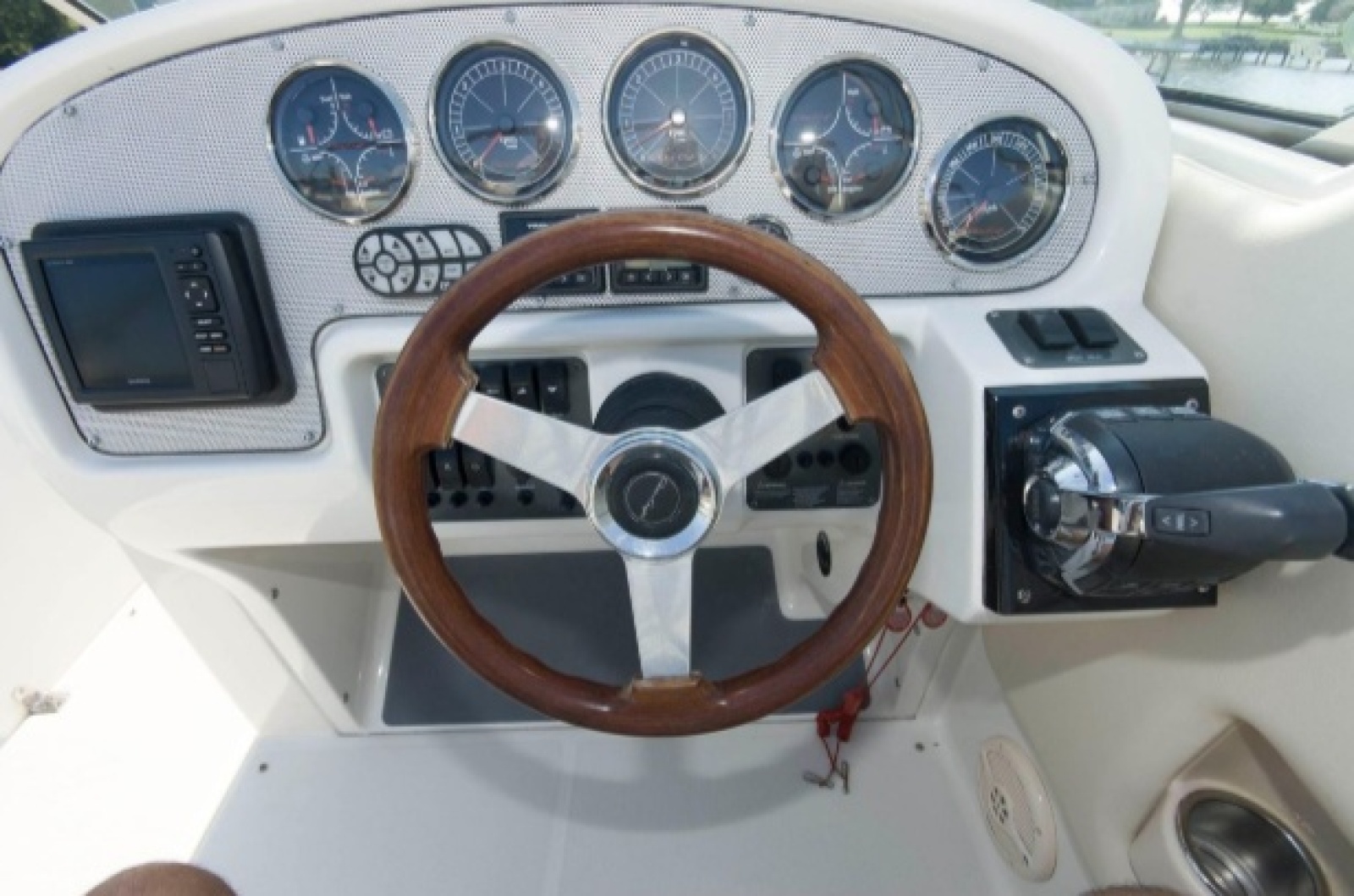 2005 Chris-Craft Launch 28