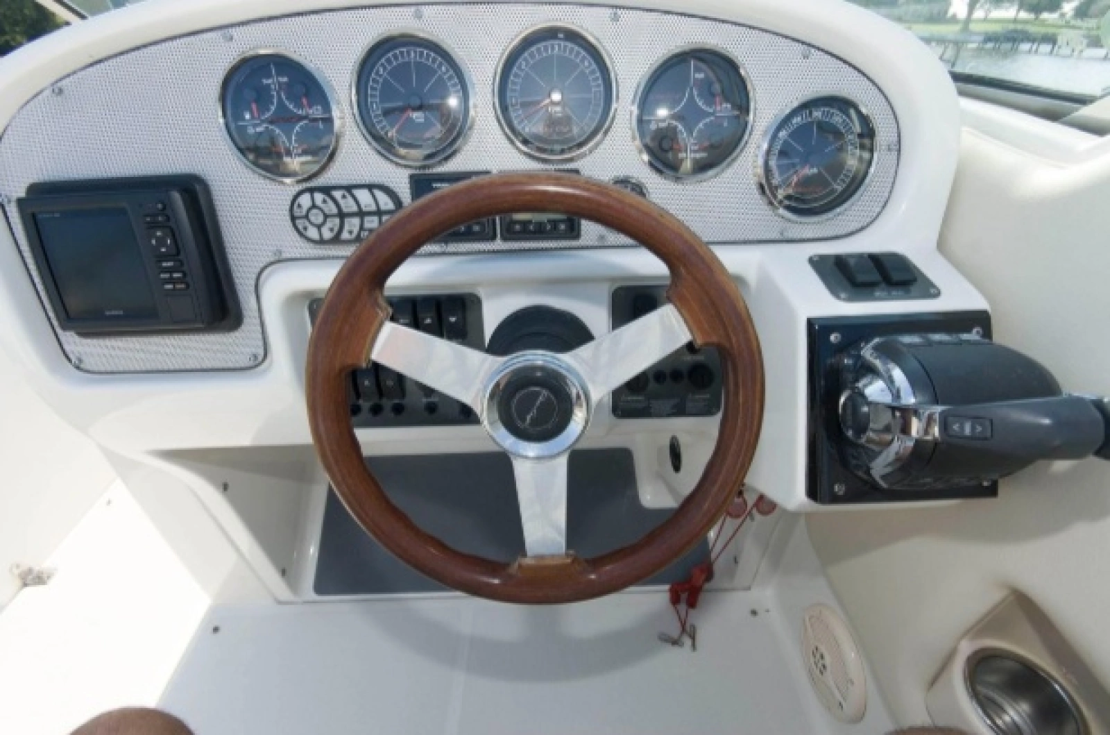 2005 Chris-Craft Launch 28