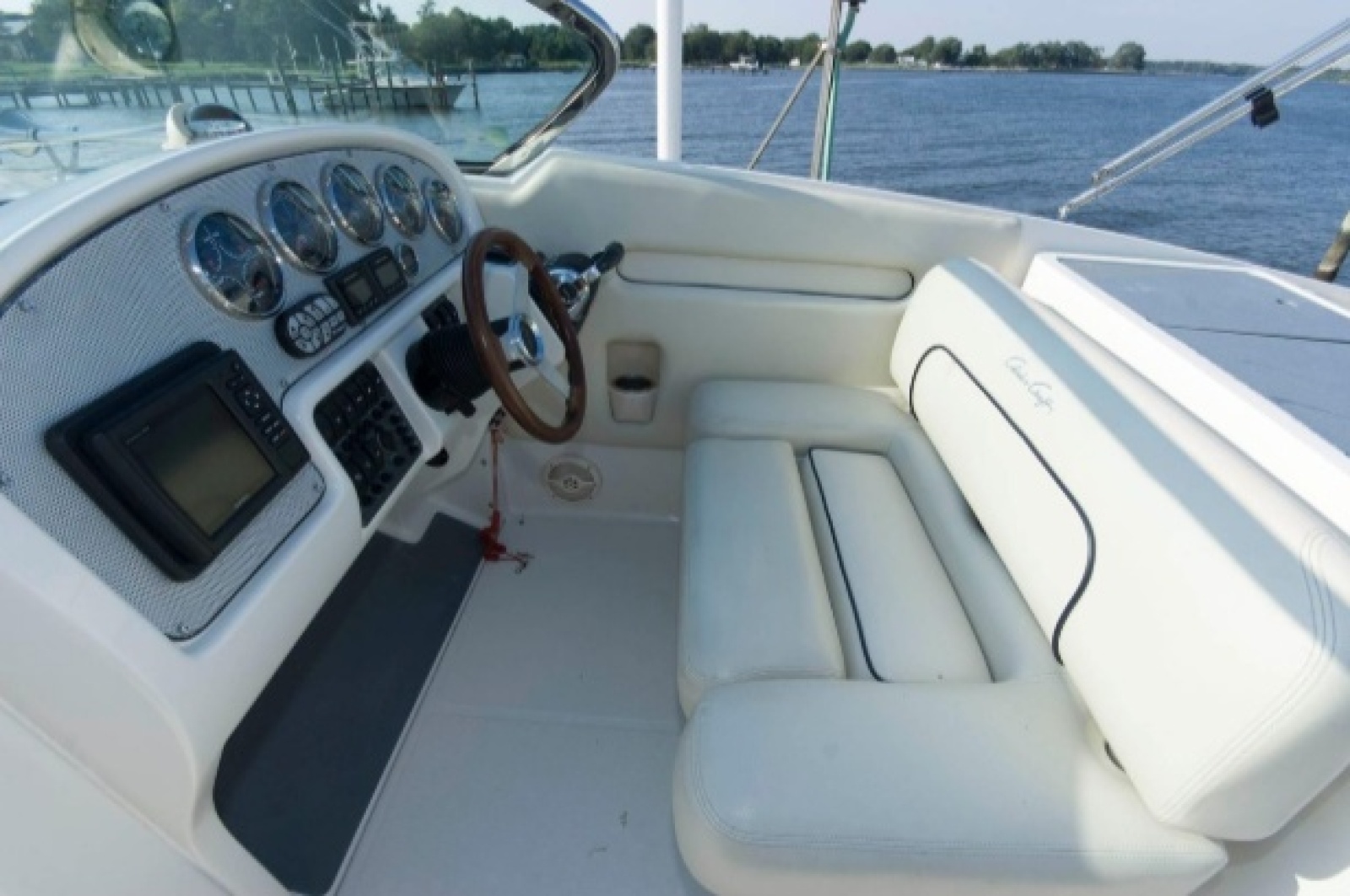 2005 Chris-Craft Launch 28