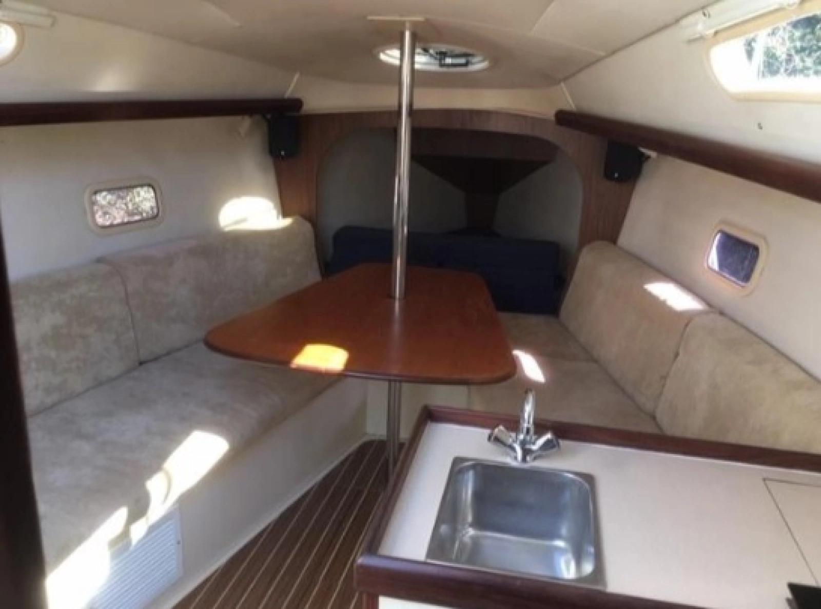 2005 Hunter 27