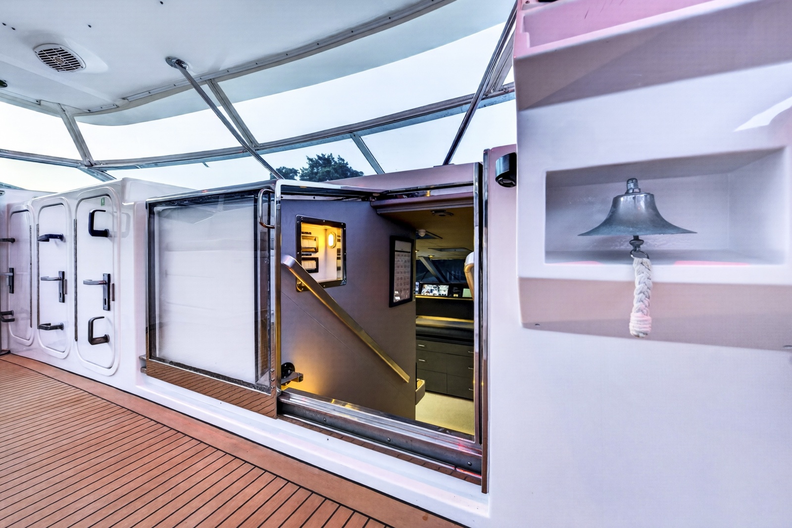 1989 Westport Flybridge Motoryacht