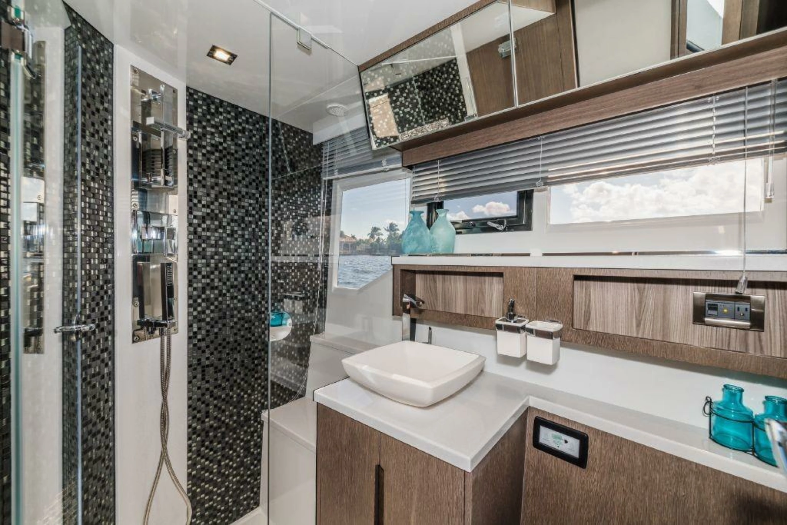 2025 Galeon 500 FLY