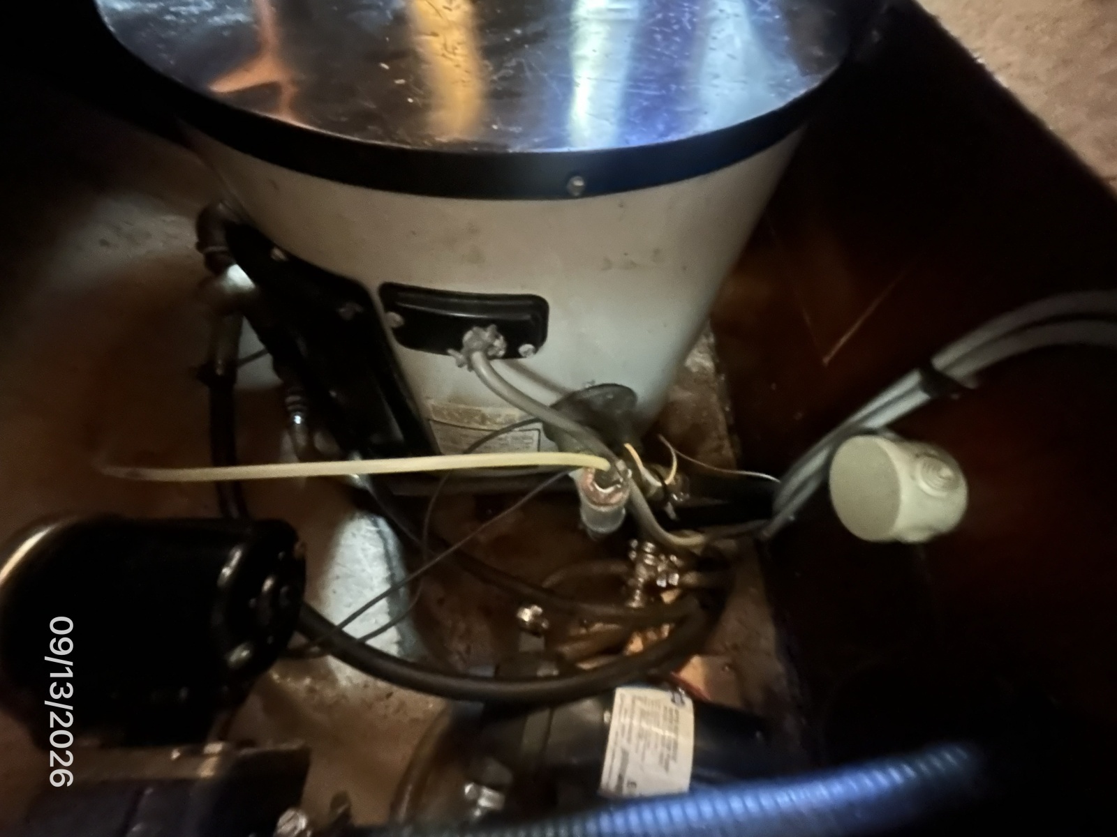 42' Beneteau water heater